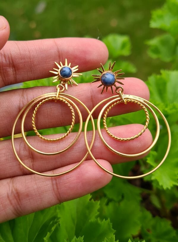 Boucle d'oreille créole pendu saphir étoilé 100% Or 18k artisanal-pierre précieuse