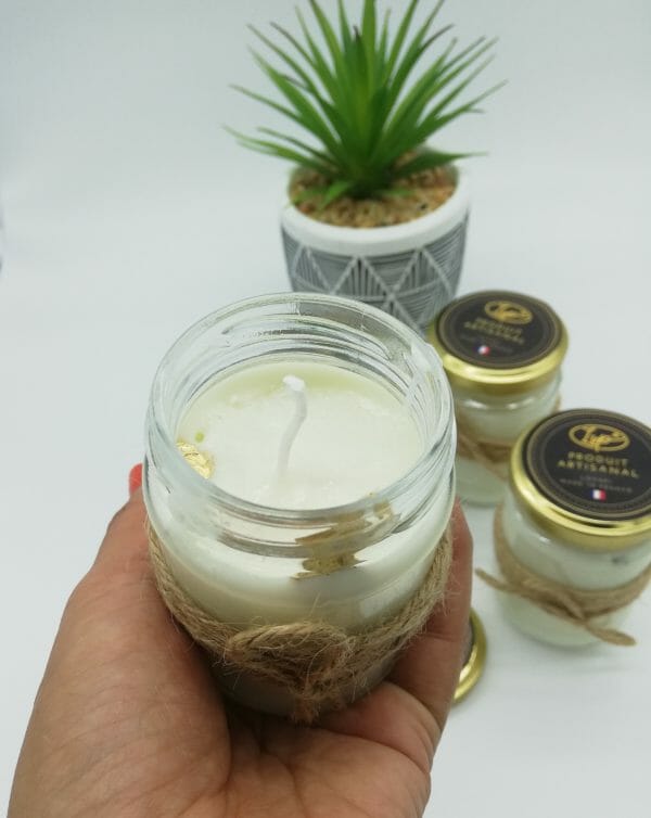 Bougie de massage au karité et huile d'amande pur- parfum vanille  (100% fait maison) - LVP – Image 2