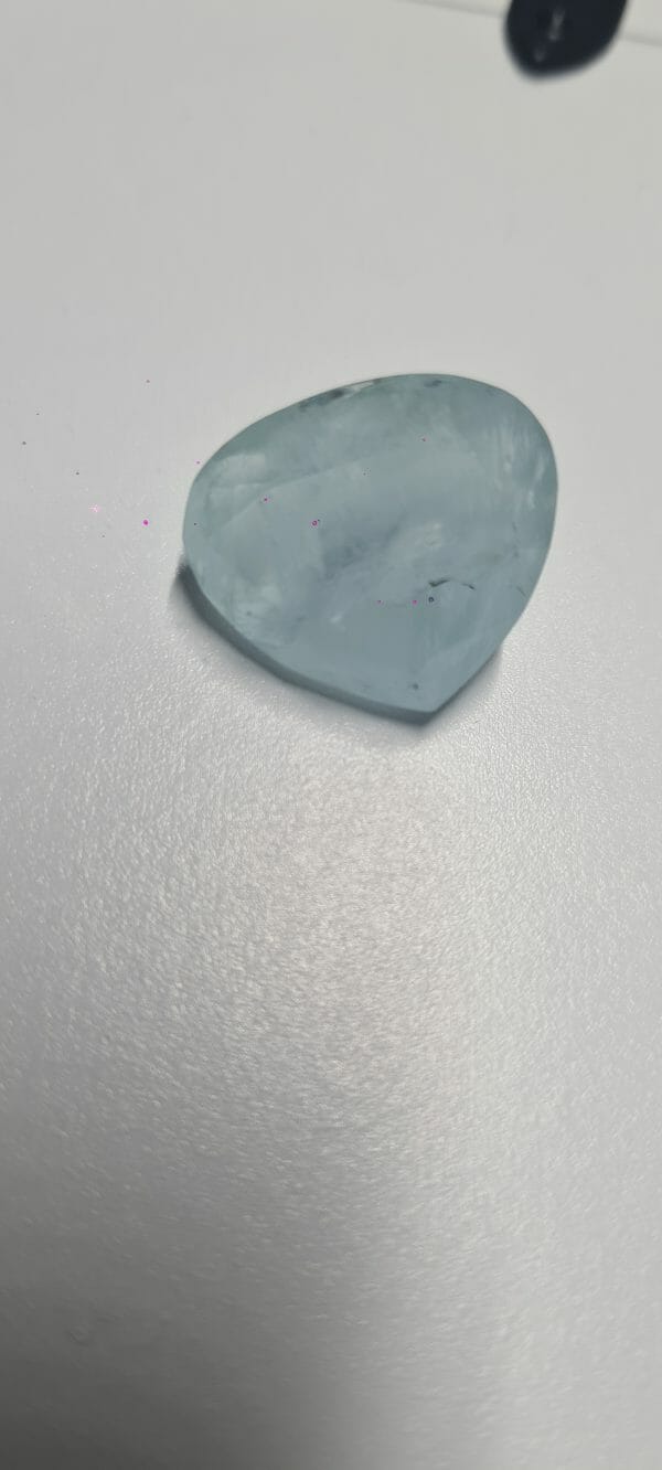 Pierre Beryl bleu forme de cœur taillée – Image 4