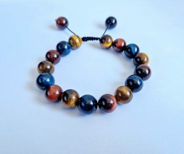Bracelet 3 yeux: taureau/tigre/faucon -en pierre naturelle de Madagascar – Image 2