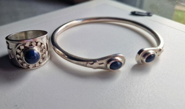 Jonc gothique croix en argent 925 et saphir 35G – Image 4