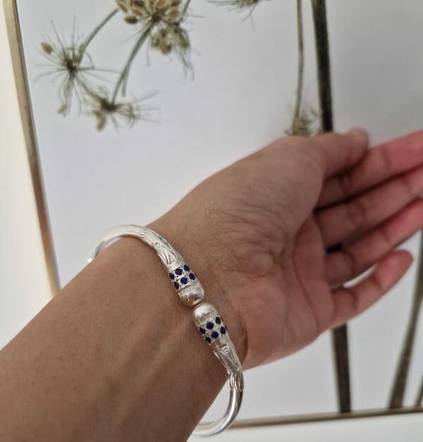 bracelet en argent sertie de zirconium