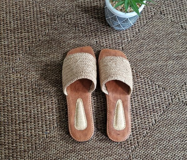 Sandale 100% artisanale en cuir et en raphia pour femme nude pointure 38 et 39 – Image 2