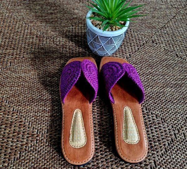 Sandale 100% artisanale en cuir et en raphia en X pour femme Violet pointure 40 – Image 2