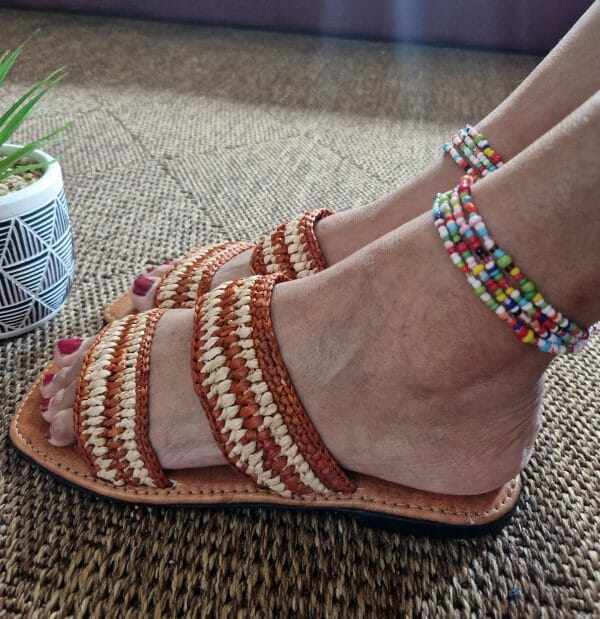Sandale 100% artisanale en cuir et en raphia pour femme marron pointure 40 – Image 3