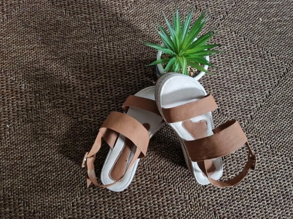 Sandale 100% artisanale pour femme marron pointure 37