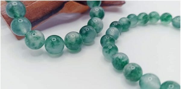 Bracelet "Jade" en pierre naturelle- Madagascar – Image 3