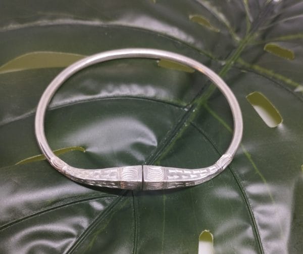 Bracelet jonc 20cm Vangovango homme argent massif de Madagascar Ref 7 Assilyiahjewel