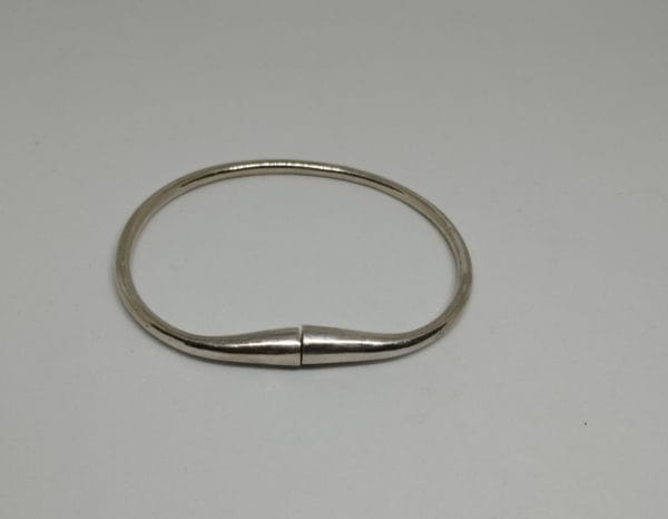 Bracelet jonc 18cm Vangovango femme argent massif de Madagascar Ref3 Assilyiahjewel – Image 4