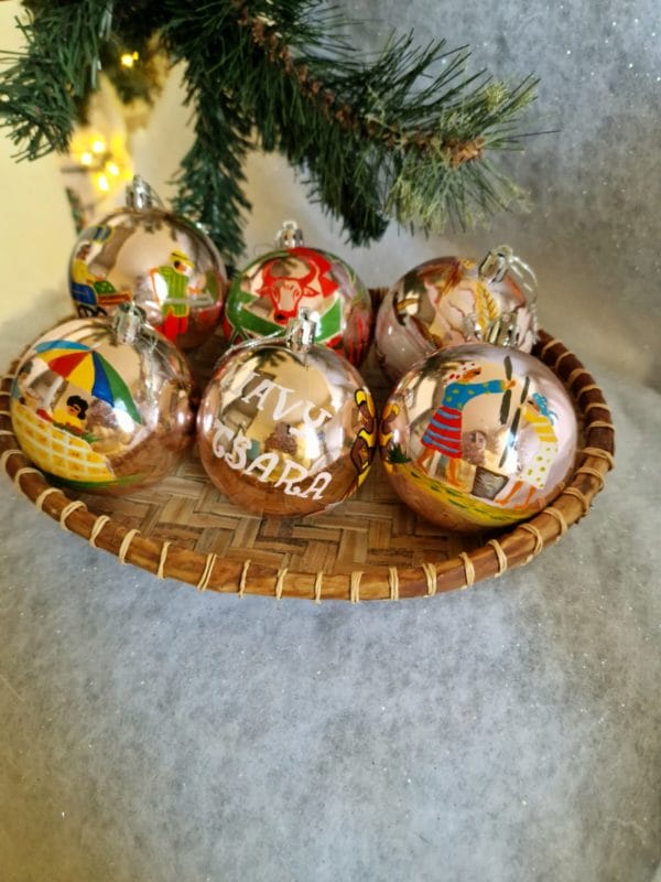 6 Boules de Noël/ décoration de Noël/collection NOËL ARTISANAL/ Madagascar