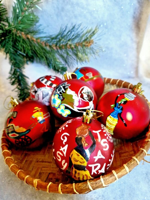6 Boules de Noël/ décoration de Noël/collection NOËL ARTISANAL/ Madagascar