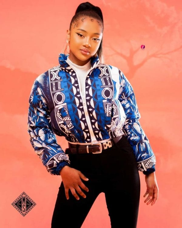 Doudoune Crop-top/bombers /Veste/collection LAMBAOINE/ Madagascar – Image 3
