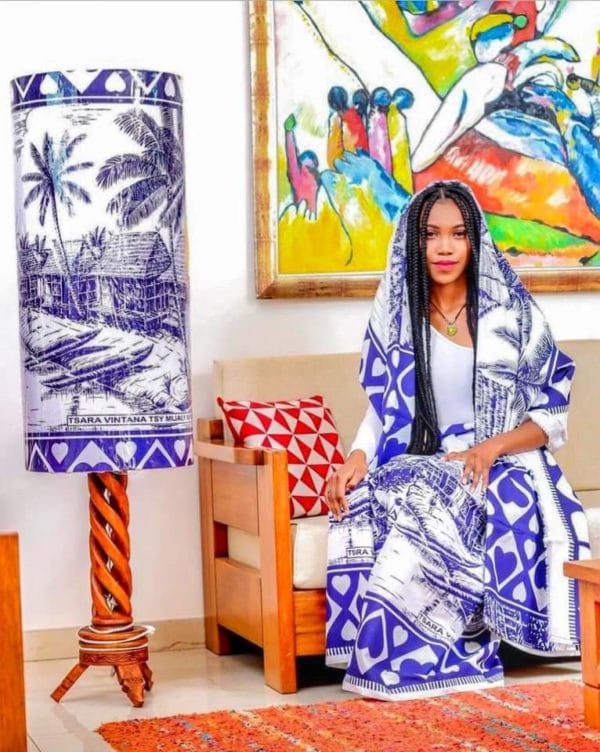 "LAMBAOINE" Ensemble pagne traditionnel Malagasy