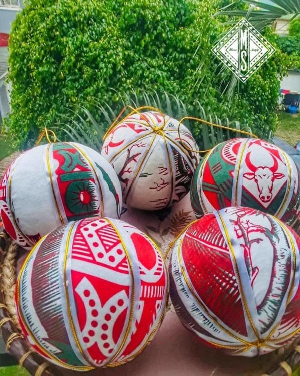 4 Boules de Noël en LAMBAOINE/ décoration de Noël/collection NOËL ARTISANAL/ Madagascar