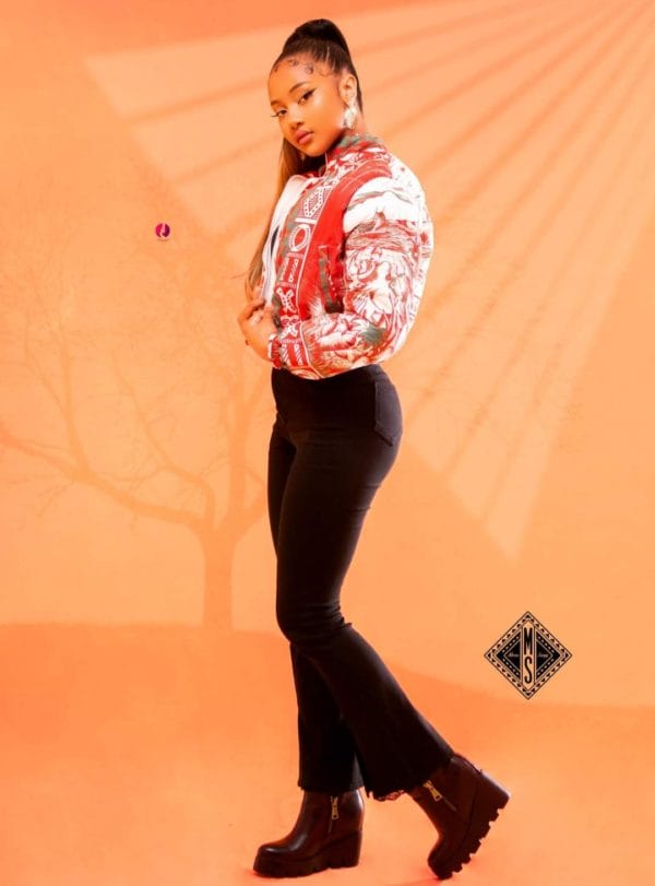 Doudoune Crop-top/bombers /Veste/collection LAMBAOINE/ Madagascar – Image 3