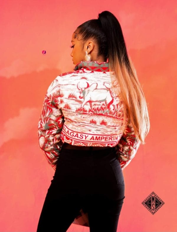 Doudoune Crop-top/bombers /Veste/collection LAMBAOINE/ Madagascar – Image 2