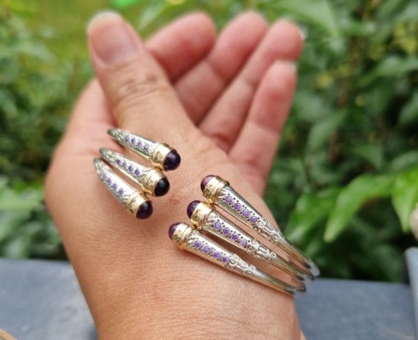 Bracelet triple vangovango saccalava avec cabouchon amethyste avec 2 barre d'or 18k – Image 5