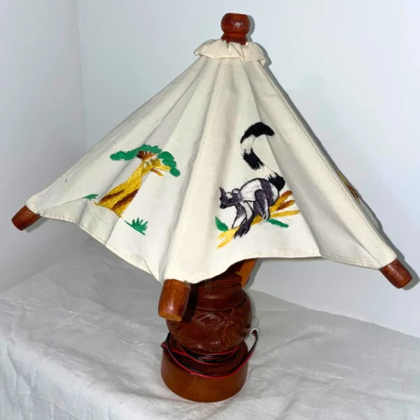 lampe brodée de Madagascar