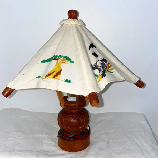 lampe brodée de Madagascar