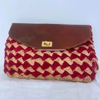 Pochette à Main en Raphia Rouge et Cuir Naturel Foncé
