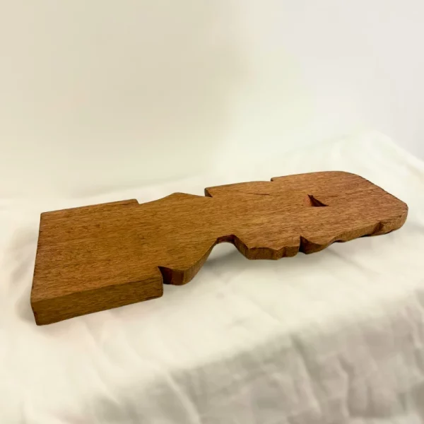 Sculpture Murale Femme Malgache en Bois avec Chapeau Antemoro