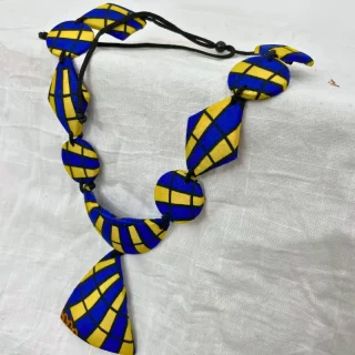 Collier en Corde avec Tissu Africain et Boucles d'Oreilles Assorties