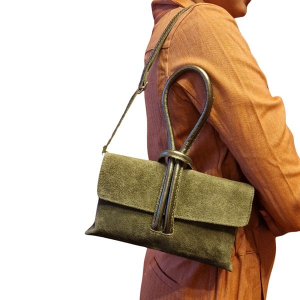 Mini Sac en Daim Vert avec Revers en Cuir Métallisé