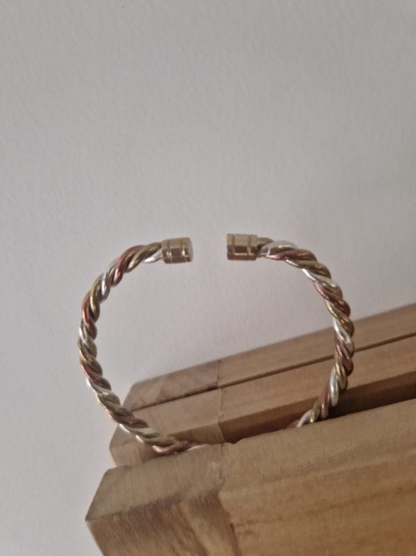 Bracelet torsadé en 3 matière laiton cuivre et argent – Image 4