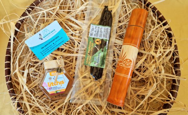 Pack-coffret KADÔ découverte PM- 250gr miel Litchi et 5 gousses de vanille de Madagascar – Image 11