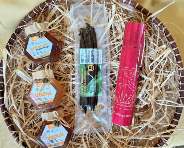 Pack-coffret KADÔ Prestige PM-3 miels mokarana,Litchi,Niaouli et 10 gousses de vanille de Madagascar