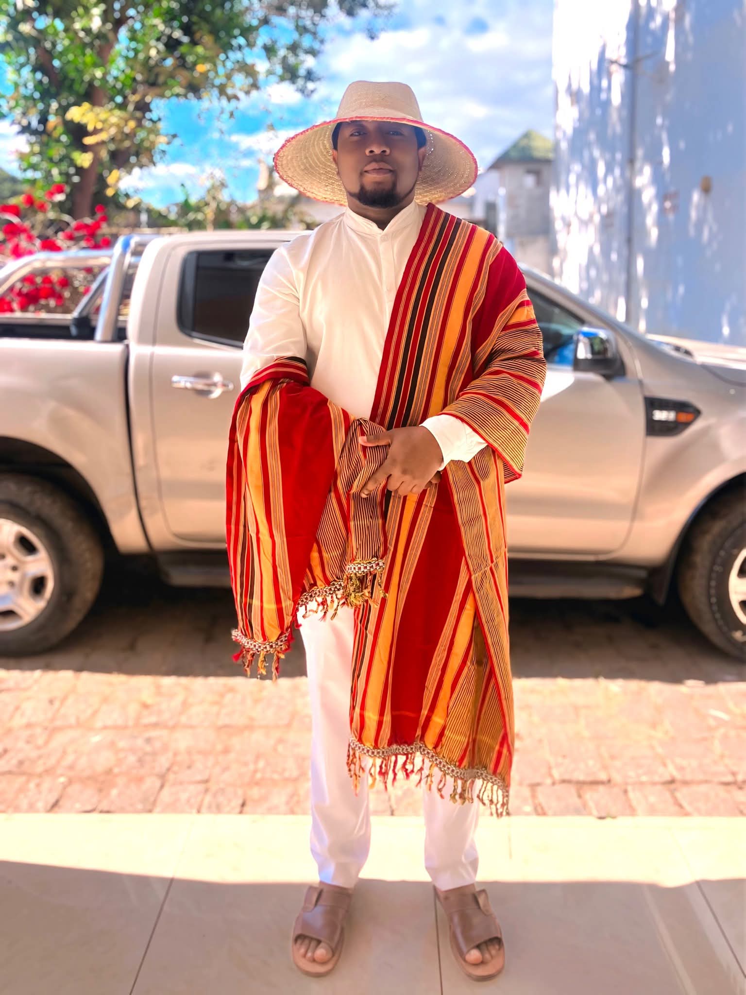 LAMBA SOBAHYA/Salova/LAMBAOINE/Pagne traditionnel Malagasy – Image 8